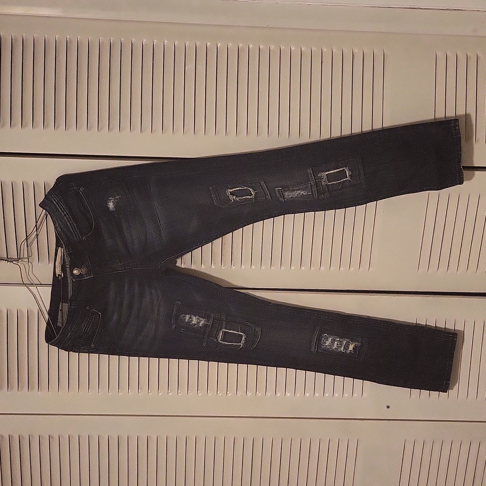 Distressed skinny jeans size 9/10